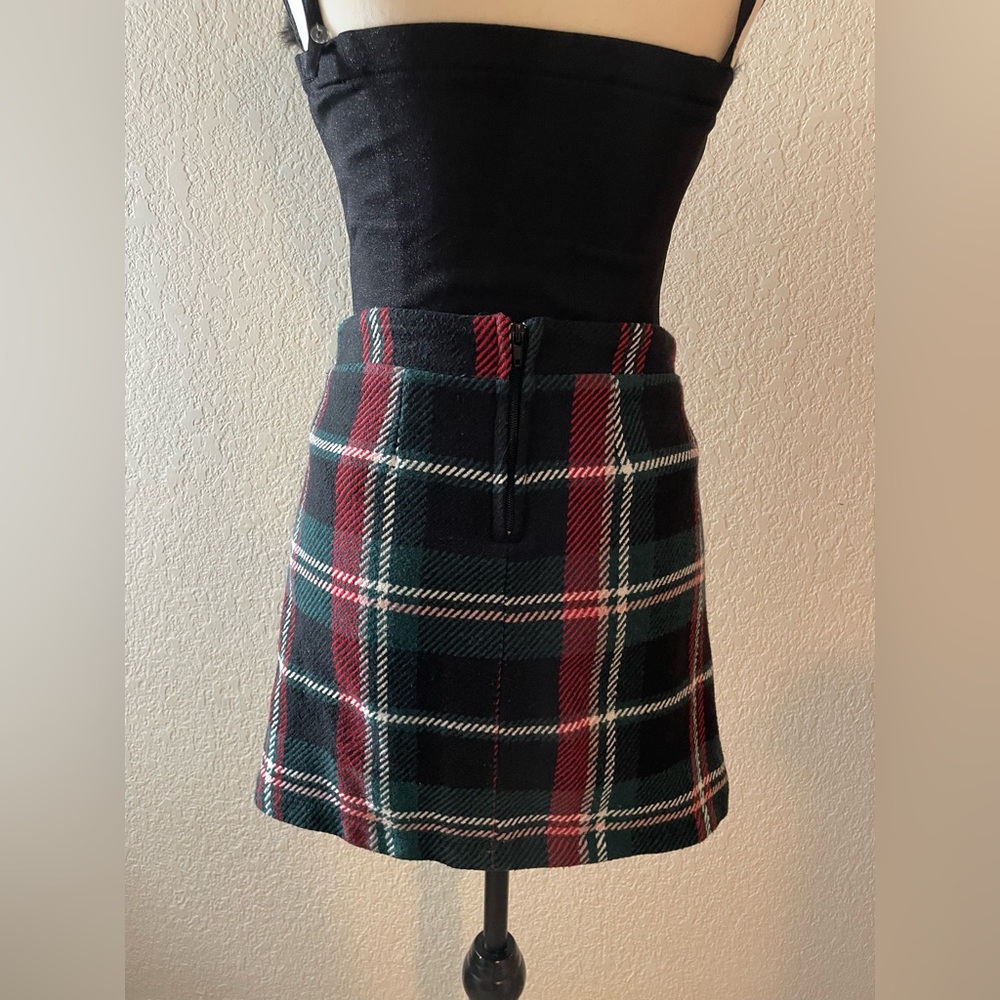 Black and Red Plaid Pencil Skirt - Picture 2 of 3